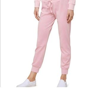 Juicy Couture peach color Velour Joggers size Large.
